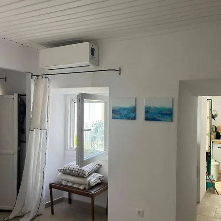 Charming House With Private Garden In *