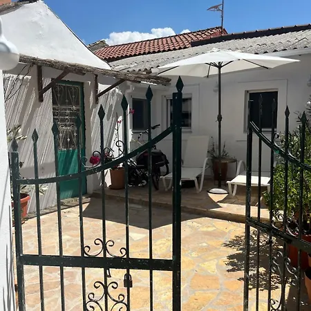 Charming House With Private Garden In